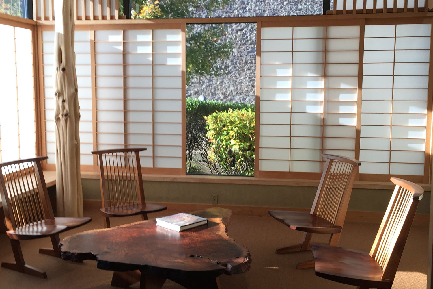 Nakashima Reading Room at James A. Michener Museum of Art. Photo: Laura Blanchard/CC BY-SA 2.0.