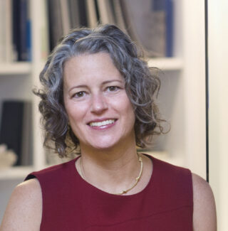 Elizabeth Leber headshot