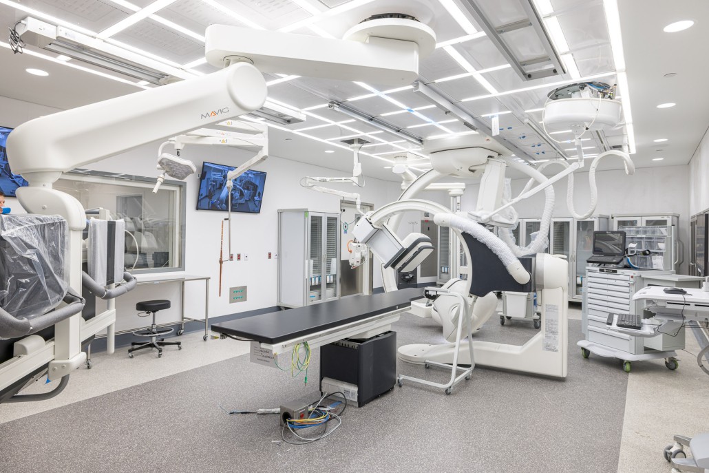Interior image of an operating room in Ruth Bader Ginsberg Medical Center