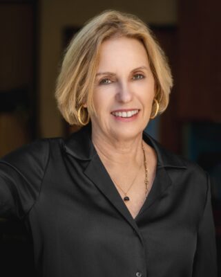 Headshot image of Rosa Lowinger